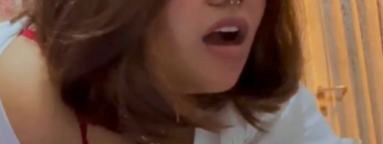 DEWI Yang Suka Di DOGGY